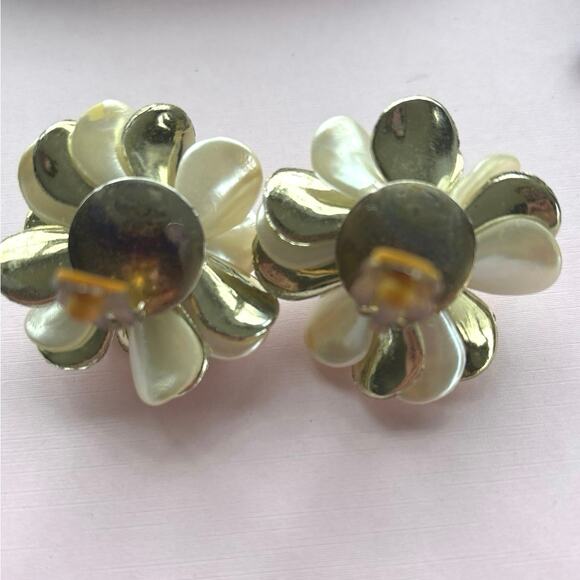 Vintage 1980's GLAMOUR Gold & Pearl Large Clusters Clip On Earrings - Picture 4 of 5